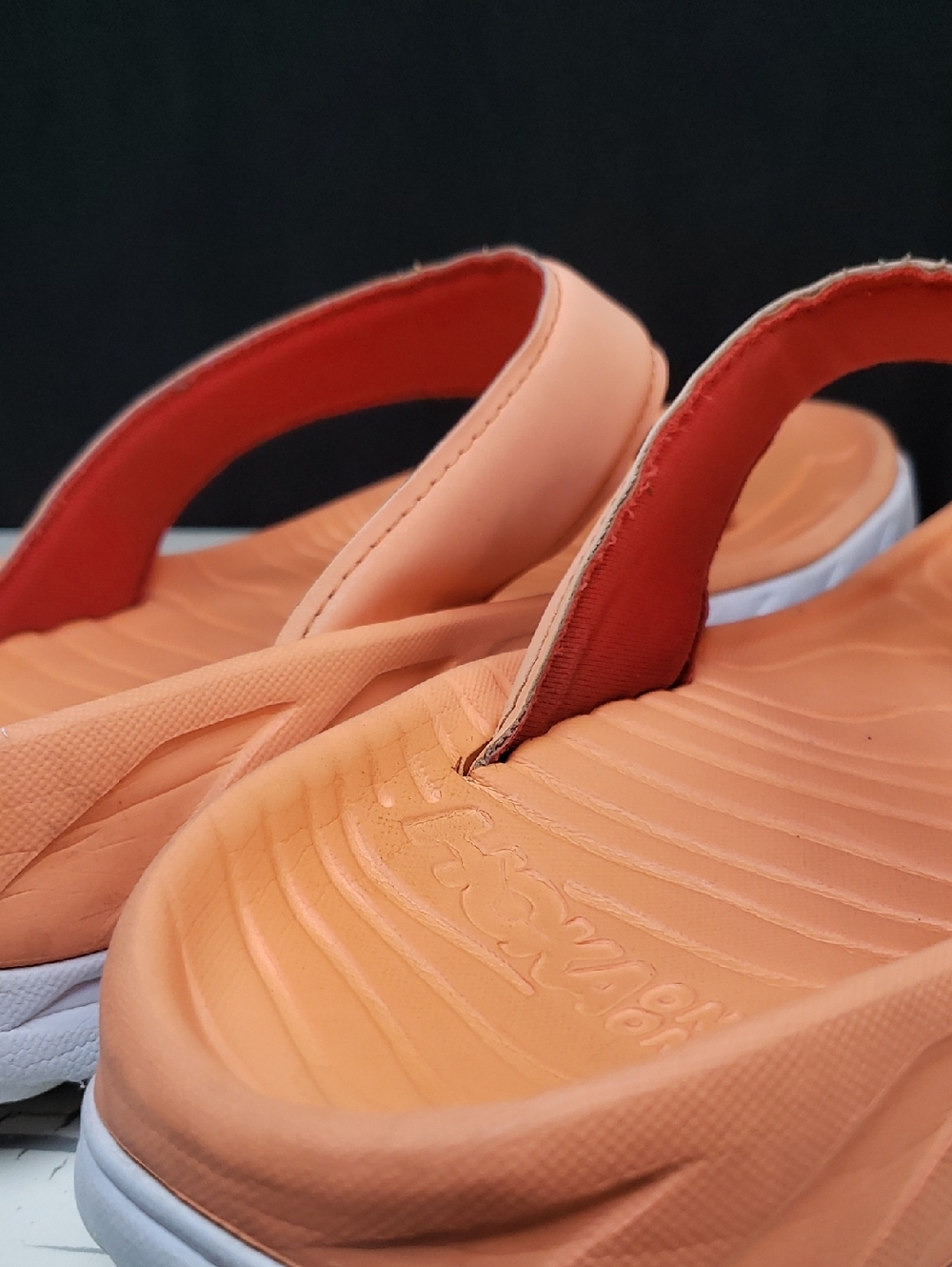 Hoka One One 'Ora' Recovery Flip-flops in Orange - Unisex Men's 8 or Women's 10 - Picture 6 of 11